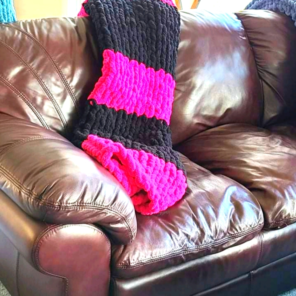 💕Large throw💕 - Picture 3 of 3